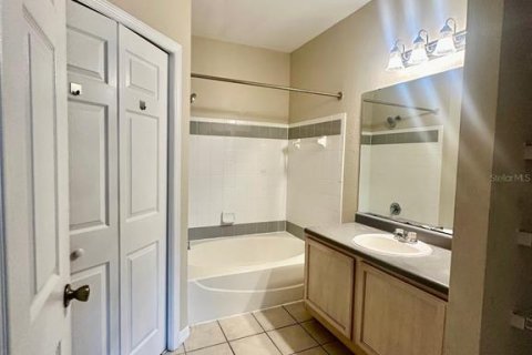 Condo in Orlando, Florida, 2 bedrooms № 2110747 - photo 19