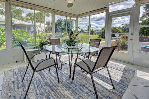 Condo in Venice, Florida, 2 bedrooms  № 2200387 - photo 27