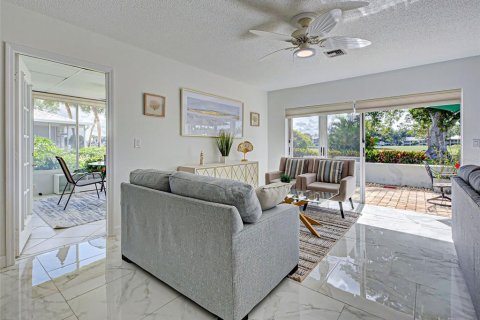 Condo in Venice, Florida, 2 bedrooms  № 2200387 - photo 16