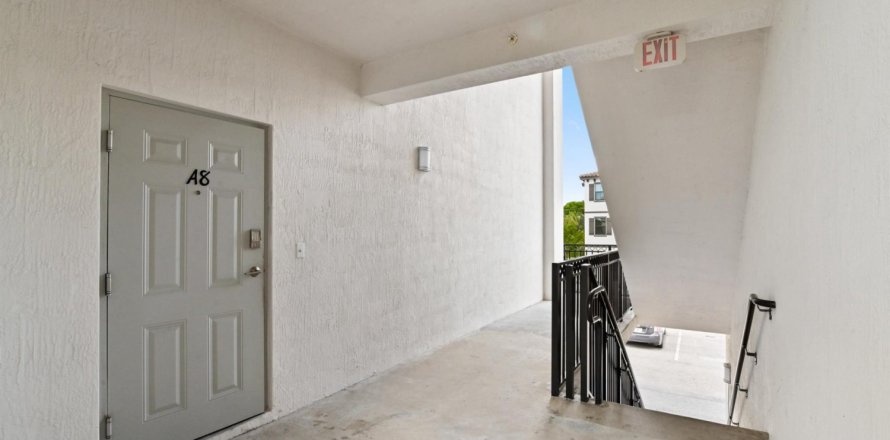 Condo in Lake Worth, Florida, 2 bedrooms  № 1185350