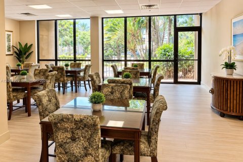 Condo in Lauderdale-by-the-Sea, Florida, 2 bedrooms  № 2370138 - photo 27