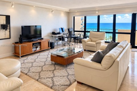 Condo in Lauderdale-by-the-Sea, Florida, 2 bedrooms  № 2370138 - photo 4