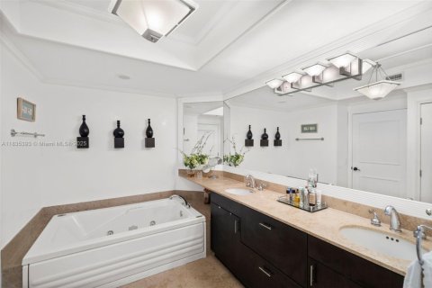 Copropriété à louer à Miami Beach, Floride: 4 chambres, 328.87 m2 № 1823524 - photo 19