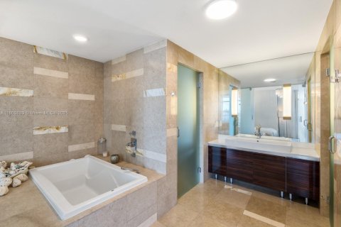 Copropriété à vendre à Miami Beach, Floride: 2 chambres, 150.59 m2 № 2013585 - photo 16