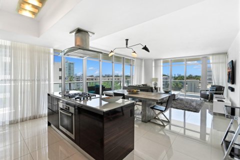 Condo à Miami Beach, Floride, 2 chambres  № 2013585