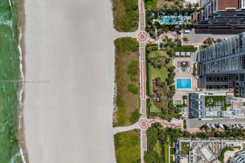 Copropriété à vendre à Miami Beach, Floride: 2 chambres, 150.59 m2 № 2013585 - photo 22