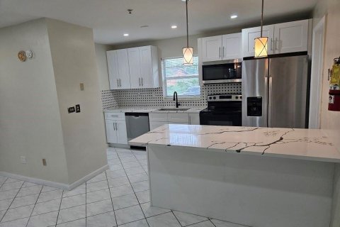 Villa ou maison à louer à Sunrise, Floride: 3 chambres, 122.17 m2 № 2261812 - photo 11
