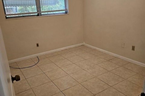 Villa ou maison à louer à Sunrise, Floride: 3 chambres, 122.17 m2 № 2261812 - photo 2