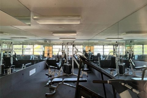 Condo in Miami, Florida, 2 bedrooms  № 2005131 - photo 30