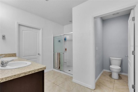 House in Davenport, Florida 5 bedrooms, 250.46 sq.m. № 1558535 - photo 24