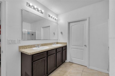 House in Davenport, Florida 5 bedrooms, 250.46 sq.m. № 1558535 - photo 25