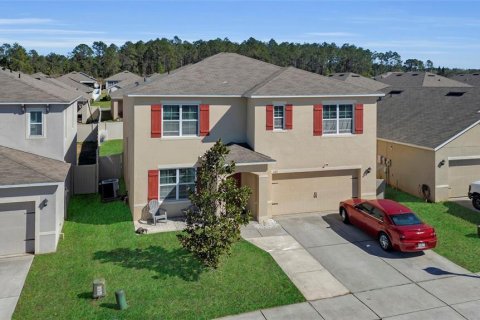 House in Davenport, Florida 5 bedrooms, 250.46 sq.m. № 1558535 - photo 3