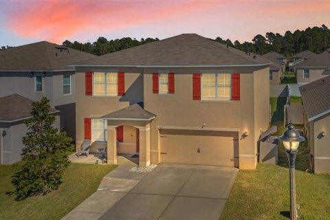 House in Davenport, Florida 5 bedrooms, 250.46 sq.m. № 1558535 - photo 1