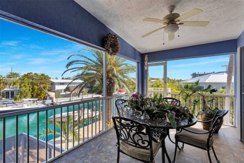 House in Islamorada, Village of Islands, Florida 2 bedrooms, 114.27 sq.m. № 1712888 - photo 30