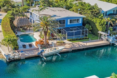 House in Islamorada, Village of Islands, Florida 2 bedrooms, 114.27 sq.m. № 1712888 - photo 5