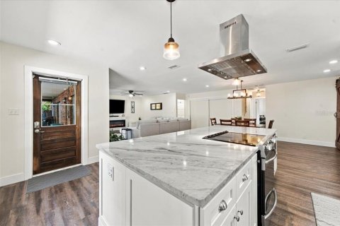 Villa ou maison à vendre à Tampa, Floride: 3 chambres, 159.42 m2 № 2425271 - photo 23