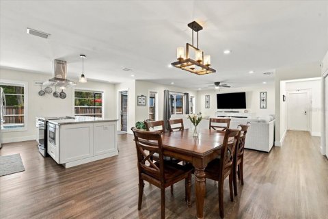 Villa ou maison à vendre à Tampa, Floride: 3 chambres, 159.42 m2 № 2425271 - photo 12