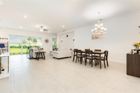 House in Sarasota, Florida 4 bedrooms, 283.44 sq.m. № 1894630 - photo 15