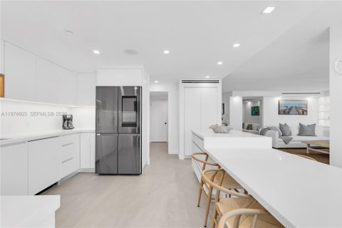 Снять в аренду кондоминиум в Ки-Бискейн, Флорида 2 спальни, 174.19м2, № 2036028 - фото 21