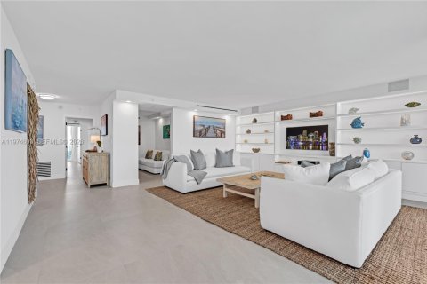 Снять в аренду кондоминиум в Ки-Бискейн, Флорида 2 спальни, 174.19м2, № 2036028 - фото 24