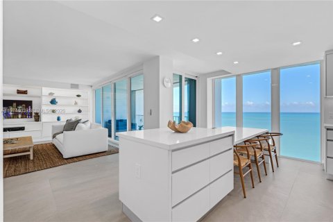 Снять в аренду кондоминиум в Ки-Бискейн, Флорида 2 спальни, 174.19м2, № 2036028 - фото 18