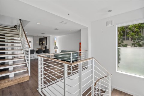 Adosado en venta en Miami Beach, Florida, 2 dormitorios, 104.79 m2 № 1645987 - foto 9