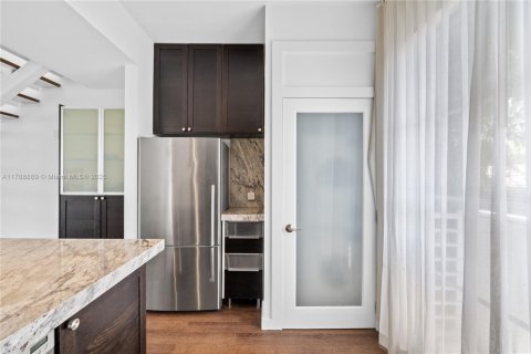 Adosado en venta en Miami Beach, Florida, 2 dormitorios, 104.79 m2 № 1645987 - foto 17