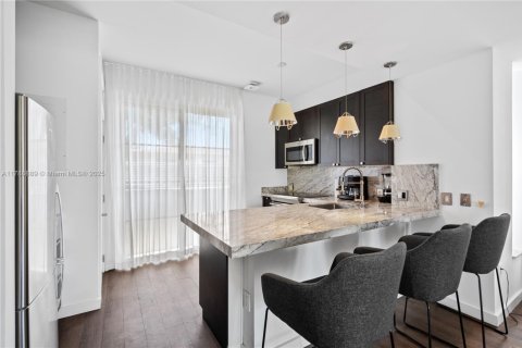 Adosado en venta en Miami Beach, Florida, 2 dormitorios, 104.79 m2 № 1645987 - foto 12