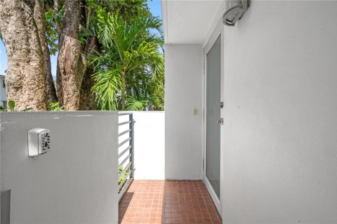 Adosado en venta en Miami Beach, Florida, 2 dormitorios, 104.79 m2 № 1645987 - foto 4