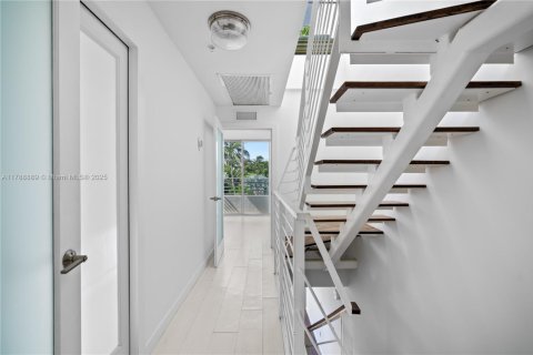 Adosado en venta en Miami Beach, Florida, 2 dormitorios, 104.79 m2 № 1645987 - foto 21
