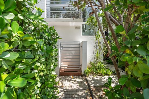 Adosado en venta en Miami Beach, Florida, 2 dormitorios, 104.79 m2 № 1645987 - foto 3