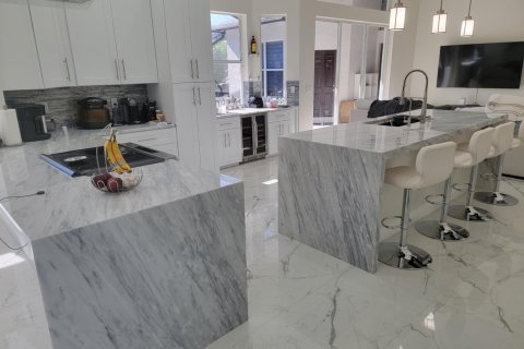Villa ou maison à louer à Boynton Beach, Floride: 4 chambres, 249.81 m2 № 1208229 - photo 1