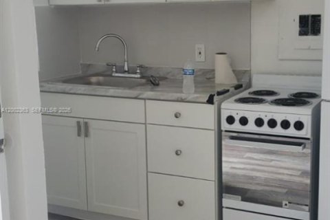 House in Miami Beach, Florida 1 bedroom, 767.93 sq.m. № 2067736 - photo 7