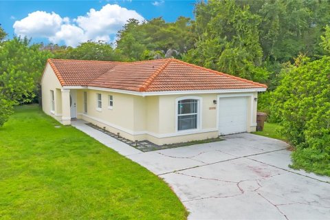 House in Kissimmee, Florida 3 bedrooms, 102.38 sq.m. № 2285288