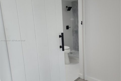 Condo in Sunrise, Florida, 1 bedroom  № 2001574 - photo 13