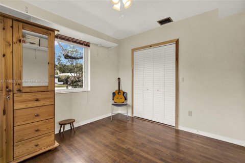 Villa ou maison à vendre à Miami, Floride: 4 chambres, 201.97 m2 № 1695805 - photo 21