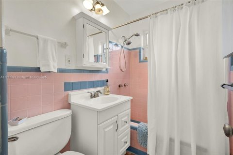 Villa ou maison à vendre à Miami, Floride: 4 chambres, 201.97 m2 № 1695805 - photo 22