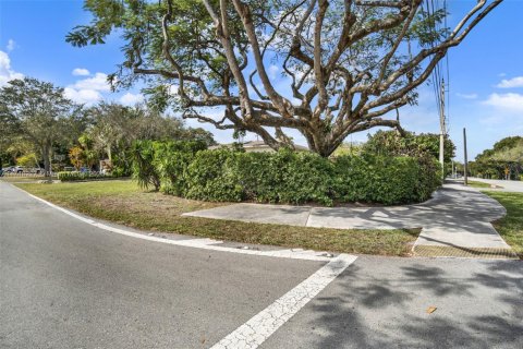 Villa ou maison à vendre à Miami, Floride: 4 chambres, 201.97 m2 № 1695805 - photo 8