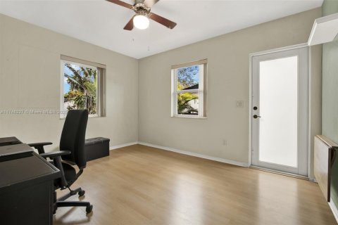 Villa ou maison à vendre à Miami, Floride: 4 chambres, 201.97 m2 № 1695805 - photo 23