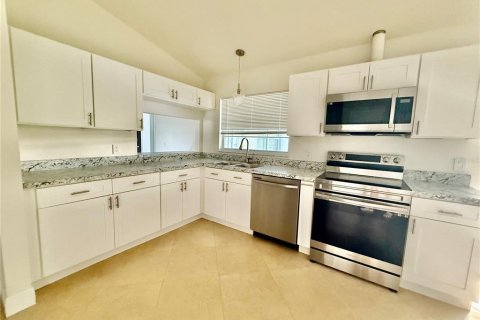 Villa ou maison à vendre à Kissimmee, Floride: 3 chambres, 154.4 m2 № 2228008 - photo 8