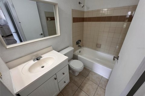 Condo in Orlando, Florida, 2 bedrooms  № 2379006 - photo 8