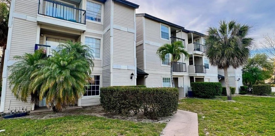 Condo in Orlando, Florida, 2 bedrooms  № 2379006