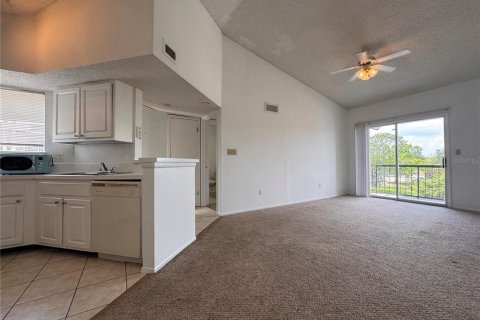 Condo in Orlando, Florida, 2 bedrooms  № 2379006 - photo 2