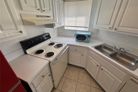 Condo in Orlando, Florida, 2 bedrooms  № 2379006 - photo 4