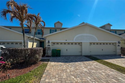 Townhouse in Indian Harbour Beach, Florida 3 bedrooms, 203.73 sq.m. № 2215899 - photo 9