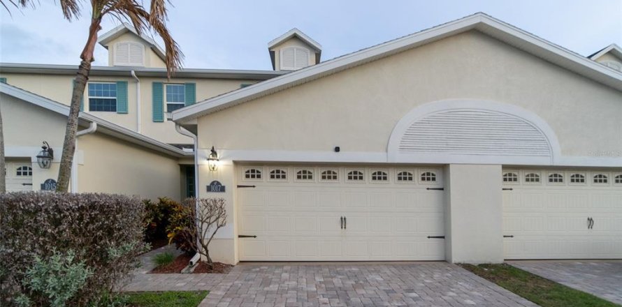 Townhouse in Indian Harbour Beach, Florida 3 bedrooms, 203.73 sq.m. № 2215899