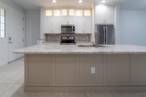 Townhouse in Indian Harbour Beach, Florida 3 bedrooms, 203.73 sq.m. № 2215899 - photo 15