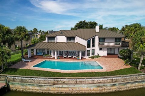 House in New Smyrna Beach, Florida 4 bedrooms, 302.03 sq.m. № 2396264 - photo 4