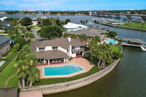 House in New Smyrna Beach, Florida 4 bedrooms, 302.03 sq.m. № 2396264 - photo 29