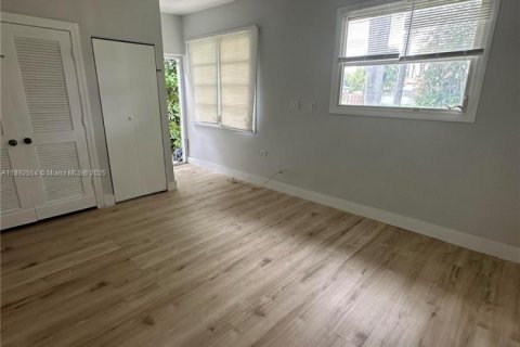 Casa en alquiler en Dania Beach, Florida, 3 dormitorios, 103.86 m2 № 1946257 - foto 14